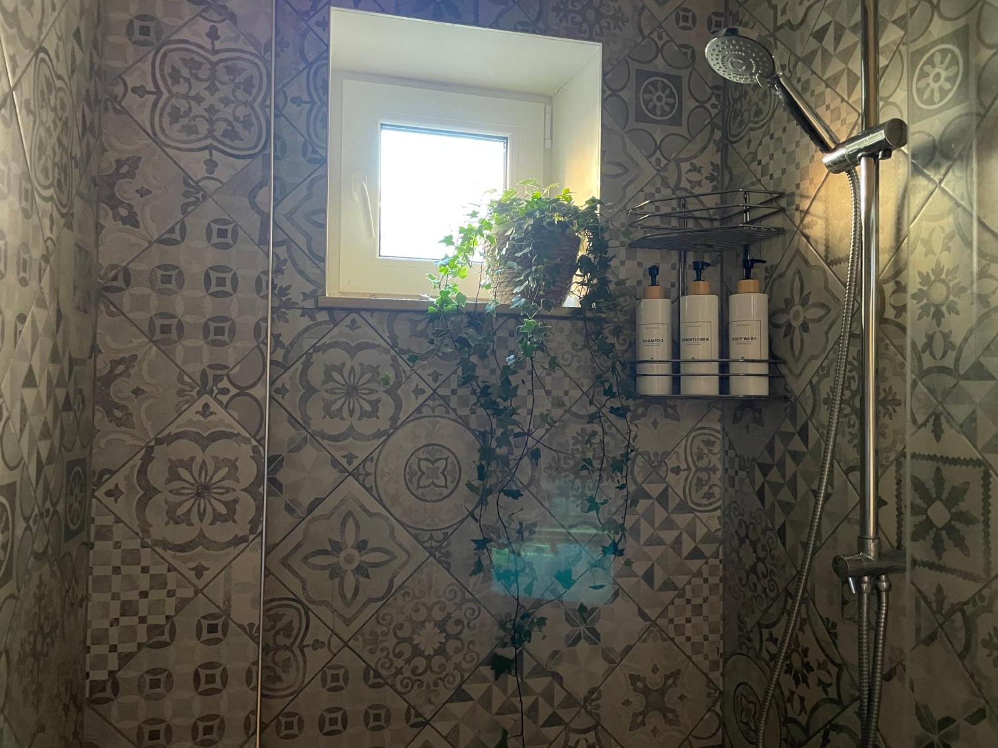 Pristine 1Br Apt In City Center W/ Patio And Parking Rīga Exterior foto
